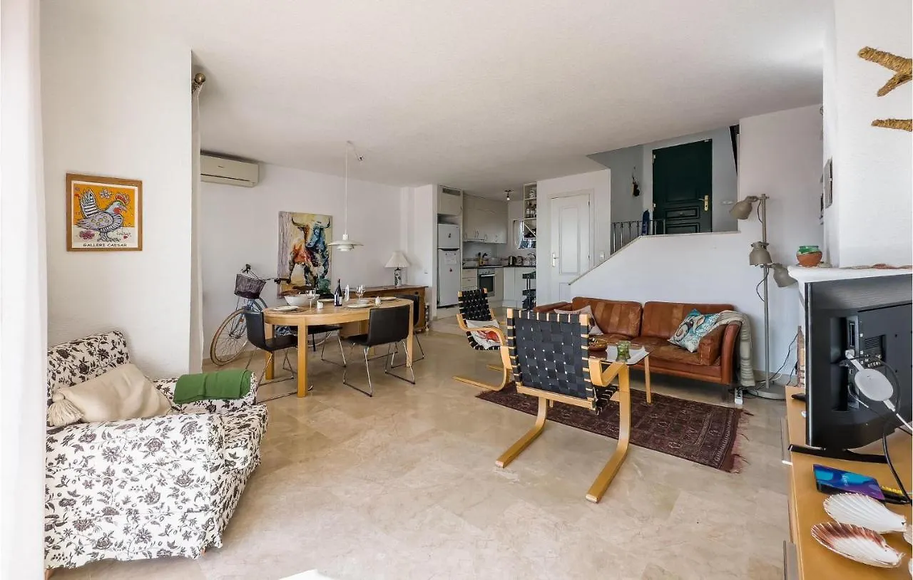 2 Bedroom Stunning Apartment In 베날마데나코스타 0*,